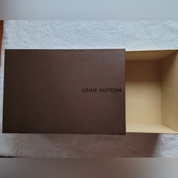 Louis Vuitton, Chanel, Dior, Burberry Gift Boxes Bundle! - Picture 12 of 12